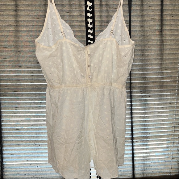 White Eyelet Romper XL - Picture 2 of 12